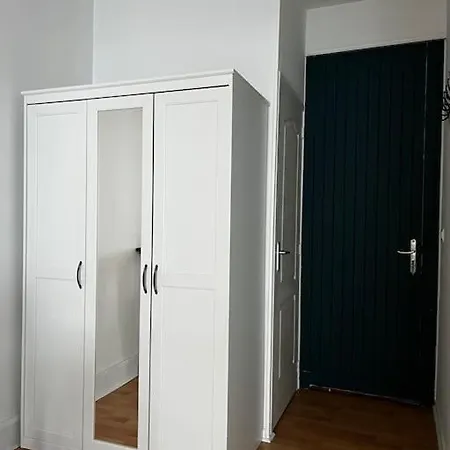 Beau Cosy Et Meuble Lez Lille, France