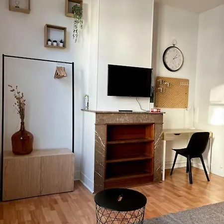 Beau Cosy Et Meuble Lez Lille, France 公寓 *